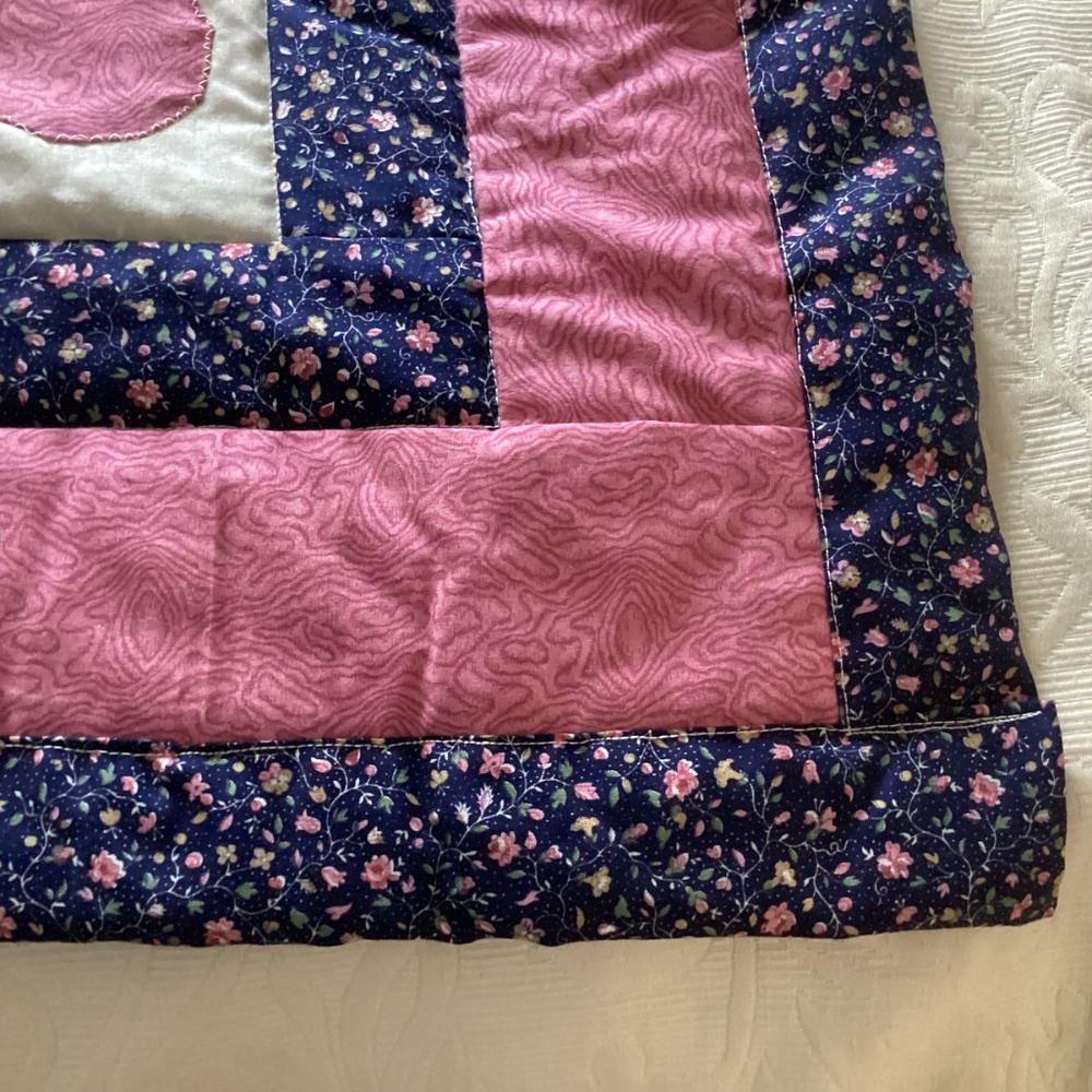 Handmade vintage quilted heart country wall hanging blue / mauve 29 x 29 inches - Picture 11 of 12